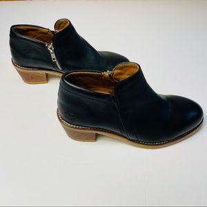 Xena Gravity Safety Shoe, Black Leather Steel Toe Work Shoe/Bootie